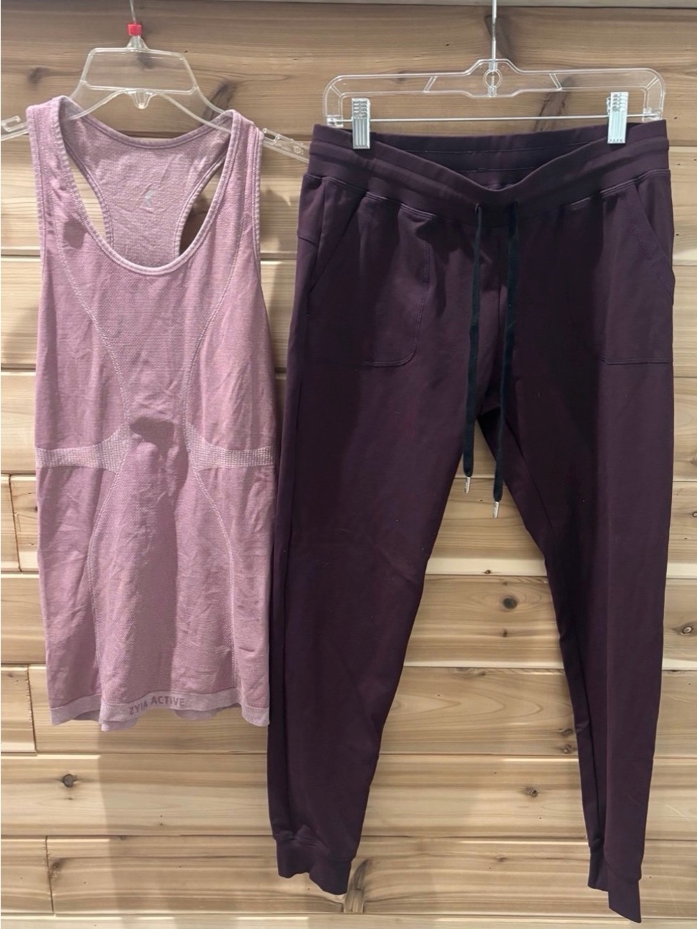 Zyia active Women’s Plum Joggers size med pink copper charge tank size med
NWOT